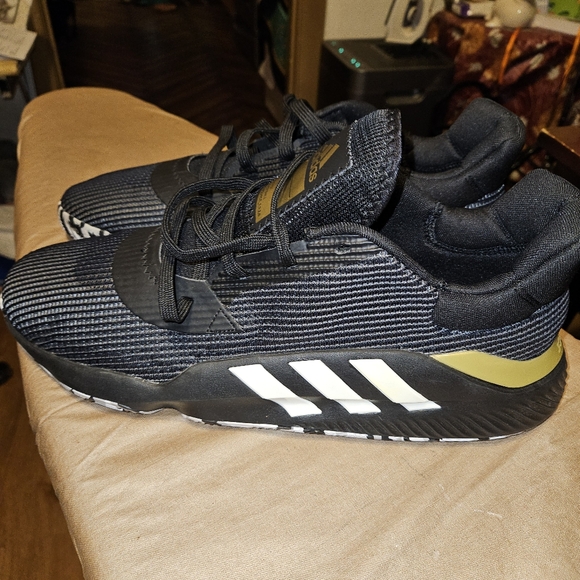Men's Size 16 Adidas Pro Bounce EFO469 - Picture 1 of 7